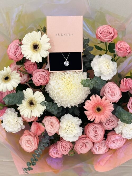 Dreamy Necklace Bouquet