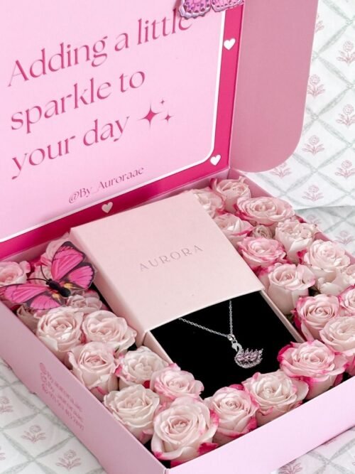 Square Necklace Flower Box | بوكس ورد مربع وقلاده