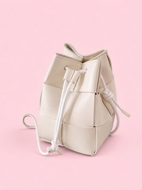 Milky Mila Bucket